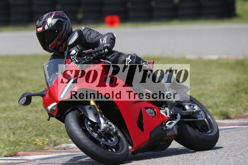 /27 12.06.2025 Ducati Schweiz Trackday Warmup  ADR/blau-bleu/ohne